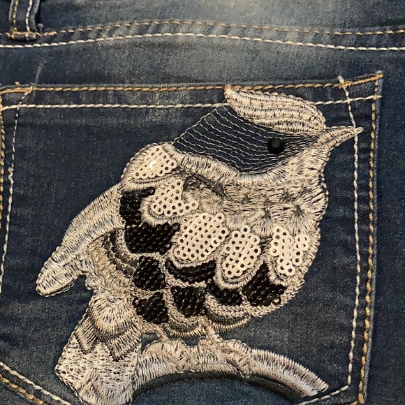 Shorts - Picture 3 of 3